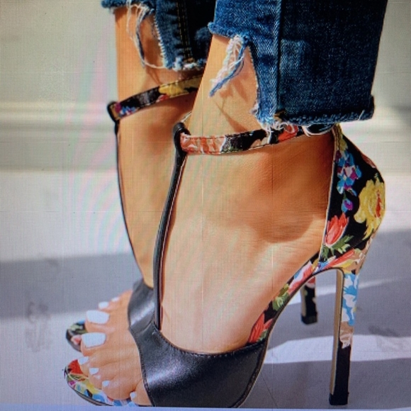 Shoes - Picture 12 of 15